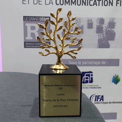 TROPHÉE DES MEILLEURES RELATIONS INVESTISSEURS PAR UN CEO